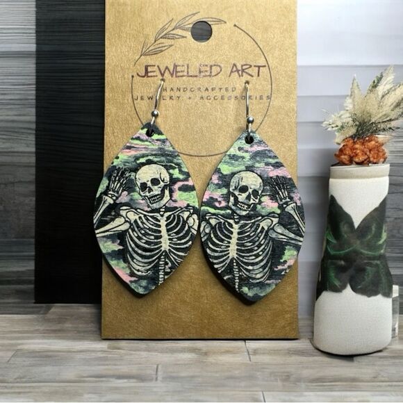 JEWELED ART Spooky Skeleton Earrings Hand Painted Wood Halloween - Picture 3 of 3